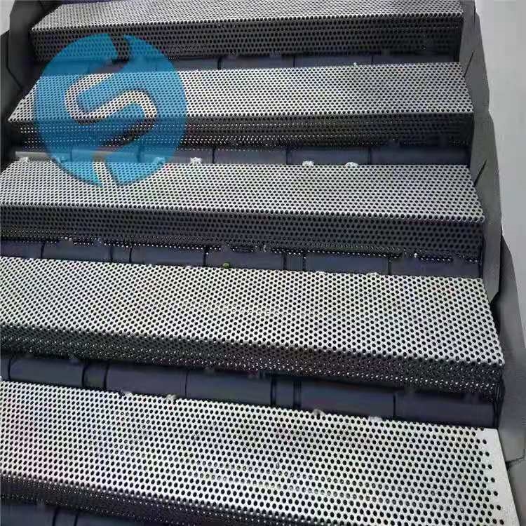 階梯(tī)式格(gé)栅(shān)除污機(jī)