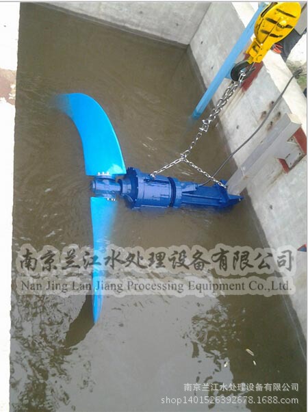 潛(qián)水攪拌機現場(chǎng)運行(háng)效果(guǒ)圖